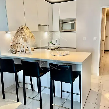 London Cannes, Vue Lägenhet *